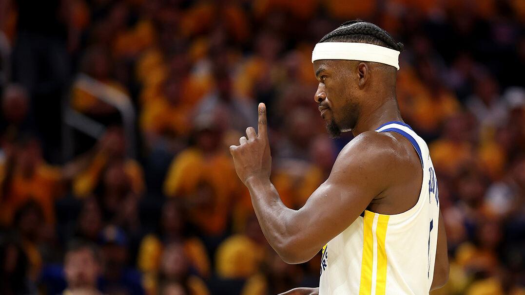 西决门票争夺战！爱德华兹库里巅峰对决，森林狼主场能否守住优势？