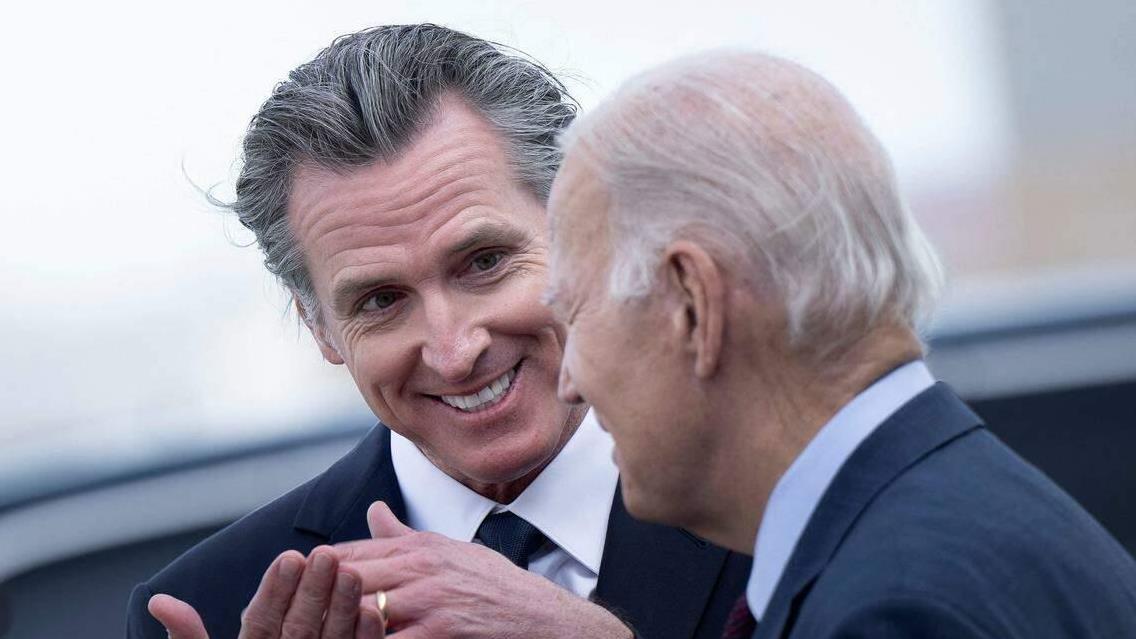 内斗加剧，马斯克卧室藏枪，特朗普或清算亲信，加州州长率先反水