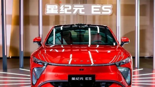 2025款星纪元ES官宣上市，配置全面升级，起售价下调2.99万元