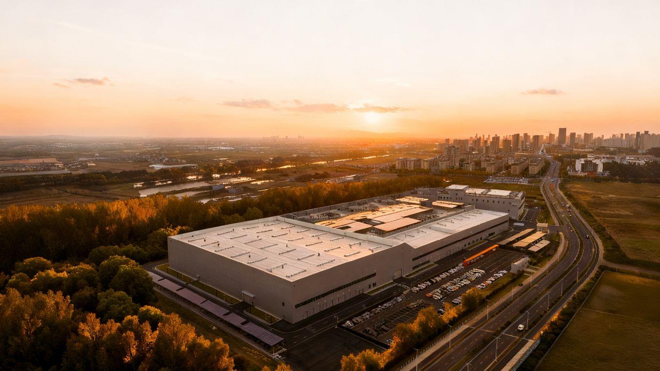 创下五大世界纪录，向全行业开放共享，吉利全球全域安全中心发布