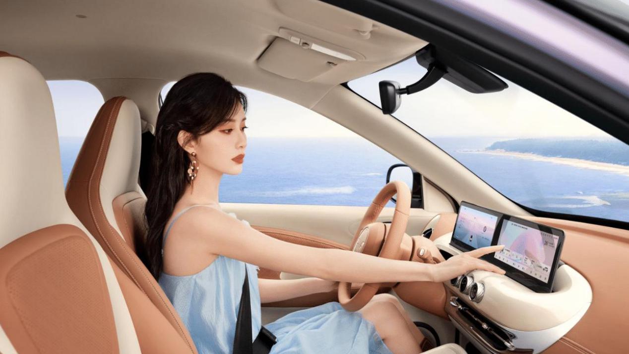 官宣孟子义代言，小巧可爱的五菱缤果，与年轻女性有什么共同点？