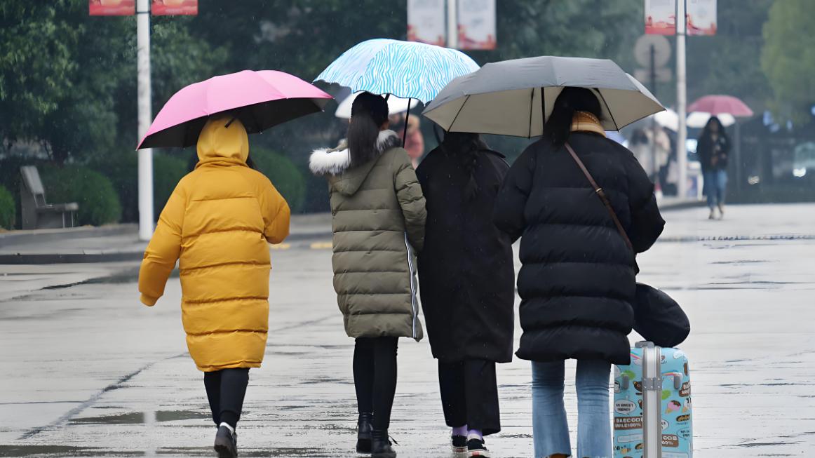 乱套了！北方冷到破纪录 南方38℃！罕见的两极分化！