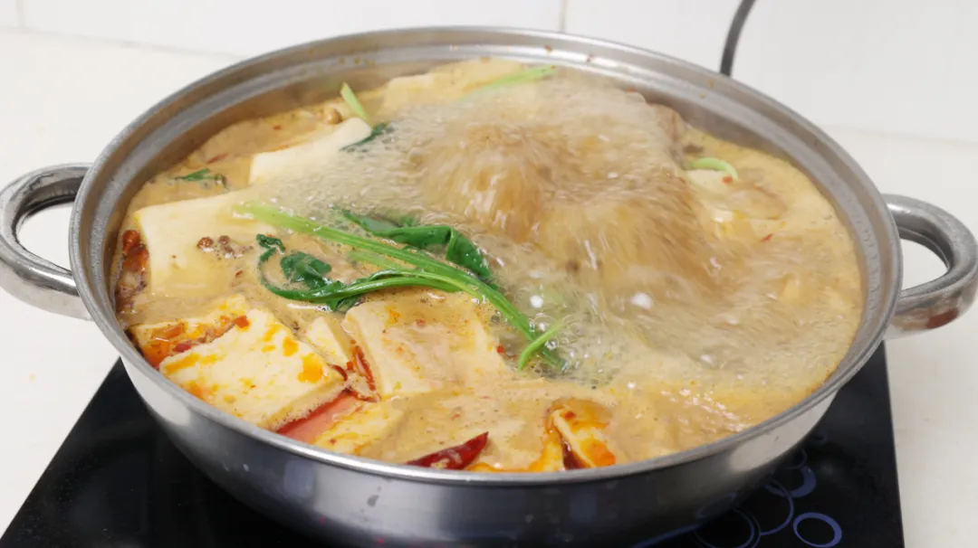 警惕“癌从口入”！平时少吃这5种食物，癌症或许不会随便打扰你