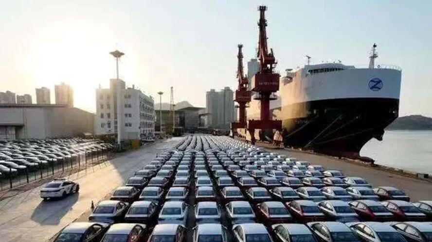 中国贸易顺差首次超1万亿美元，世界到了一个新的转折点