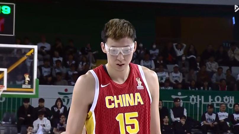 遭韩国双杀！输得惨不忍睹，10人轮换6人成战犯，仅程、廖像个男人