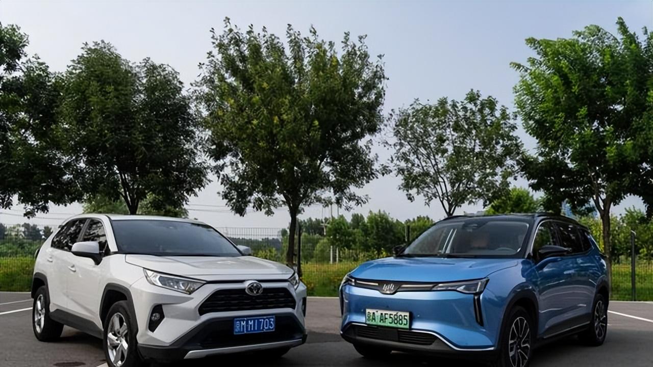 如果油电同价，你会选择买燃油车还是电动汽车？老司机：都不是