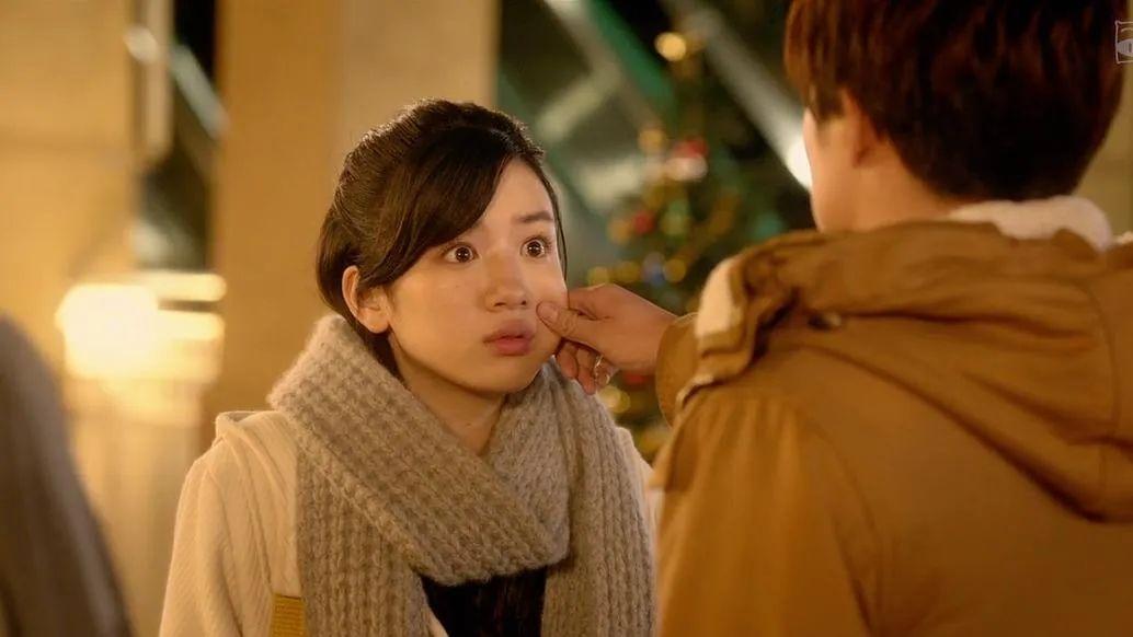 一个男人是真的爱你，还是假装爱你，索要一样东西就懂了