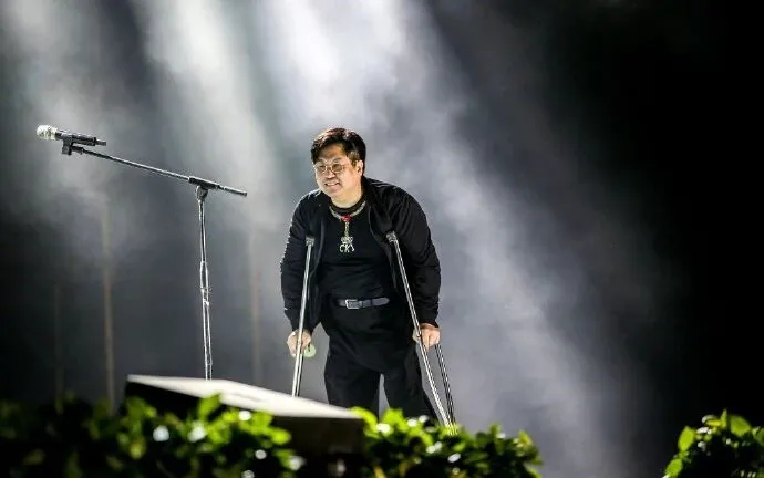 从龙应台到郑智化再到馆长，来自岛内的傲慢与偏见！