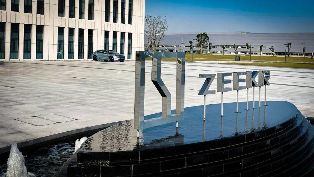 一场7万人的共同决定，极氪这次升级智驾把选择权交给车主！