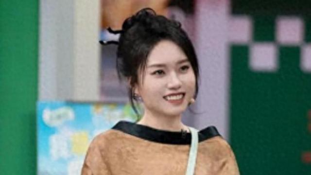 ​最近，网上对于李雪琴的质疑声达到了顶峰