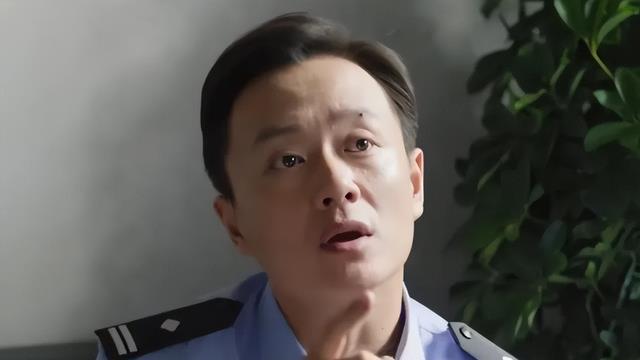 《驻站》发现一张熟脸，二十年前他是娱乐圈的顶流，只是差点运气