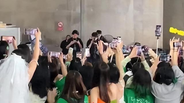 内娱完了？劣迹女星复出，PC男开演唱会，炒作女星洗白，荒唐离谱