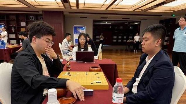 恭喜，国羽再添新星，21岁，妈妈是大满贯，爸爸国家队教练