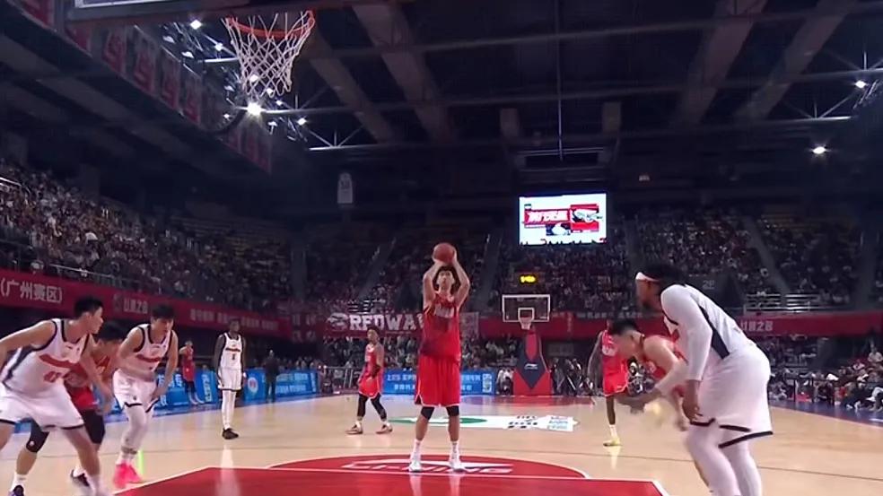广东男篮肠子悔青！放走徐昕成赛季最大败笔，交易彻底失败！