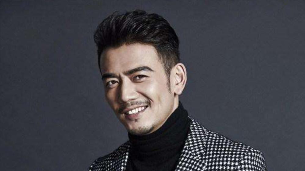 杨烁经纪人|爱在左，情在右