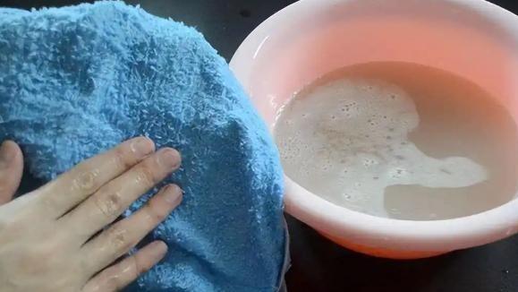 毛巾变黄变臭怎么办？简单几步让旧毛巾焕然一新