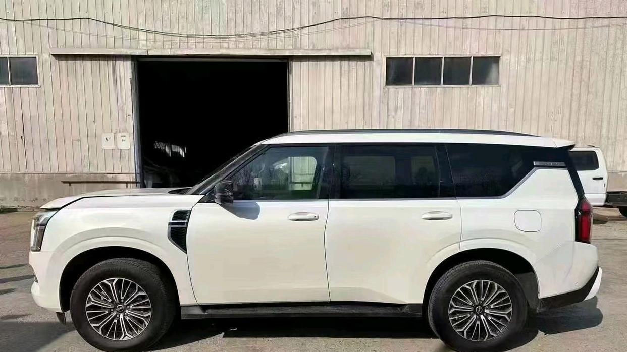 新车来袭，王者之战？日产途乐，能否撼动陆巡霸主地位？