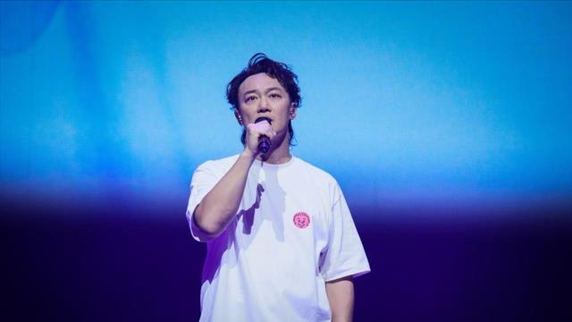 一周内死亡31人！香港出现新冠最新病毒变异株，陈奕迅已经确诊