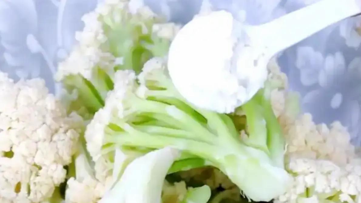 炒花菜怎么做好吃？不要直接下锅炒，教你一招，花菜出锅又香又脆
