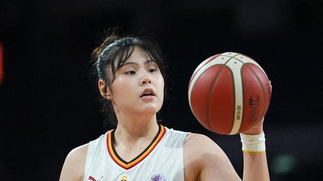 DeepSeek预测“中国女篮新任队长”，共5人上榜，李梦、韩旭在内