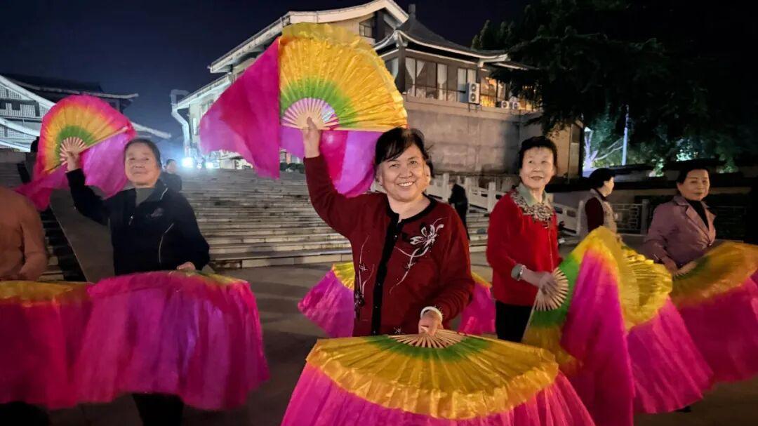 社区打造“乐学学堂” 点亮“银发”幸福生活