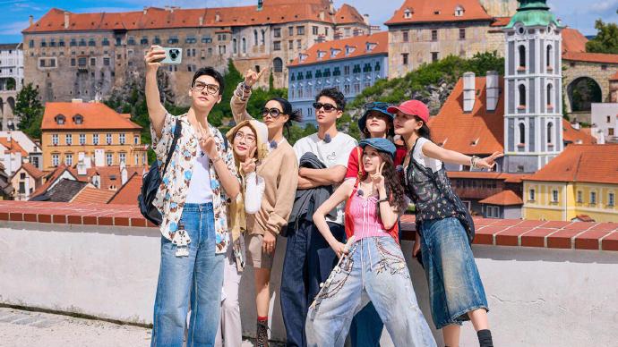 AI画质+300Hz高刷的追觅电视V3000，带你沉浸式环游花少7视界