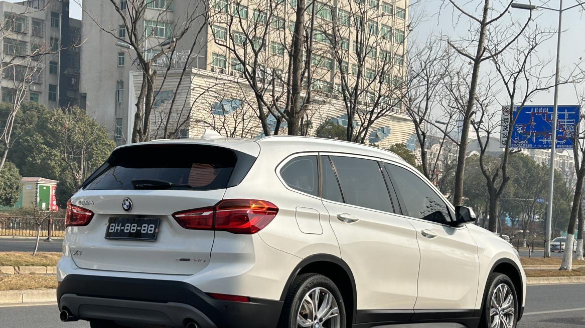 宝马梦，触手可及！2019款宝马X1，11.98万圆你蓝天白云梦！
