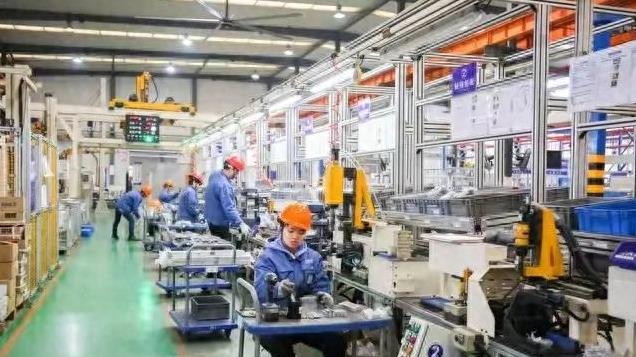 老板哭诉月薪六千招不到人，中国年轻人正在用脚投票埋葬血汗工厂