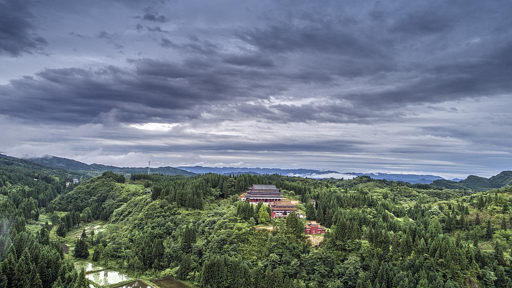 不用飞巴西！福建藏了个“小里约” 山顶视角美到窒息