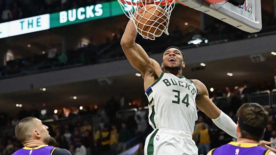 字母哥又耍情绪闹队里？嘲讽队友被曝光，或离开雄鹿加盟尼克斯！