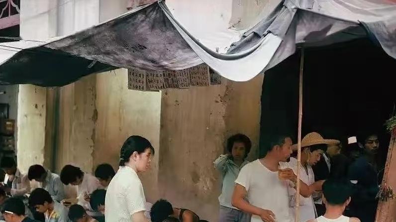 93年我二叔去世后，父亲背着母亲偷偷给了1万元，真相揭开时二婶已经改嫁