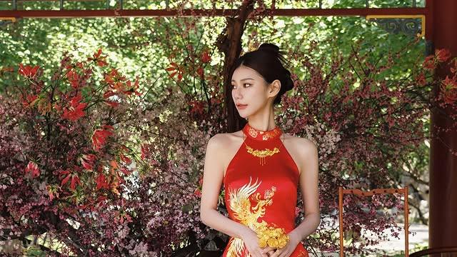 马筱梅解释穿“红婚纱”寓意，要和汪小菲和睦幸福一生