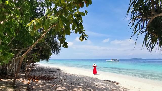 爱情里最让人难过的，不是未曾拥有，而是拥有后失去，却还舍不得放手