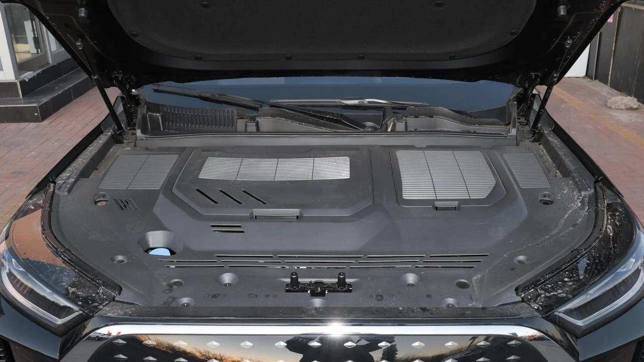 奇瑞全新“王牌”SUV！1.5T插混+零重力座椅，油耗1.3L，9.99万起