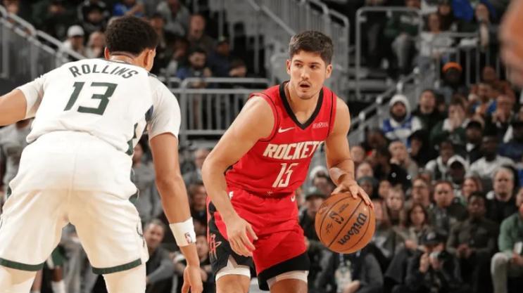 裁判抢走火箭胜利？两吹罚影响比赛结果，但休城双星需改善一短板