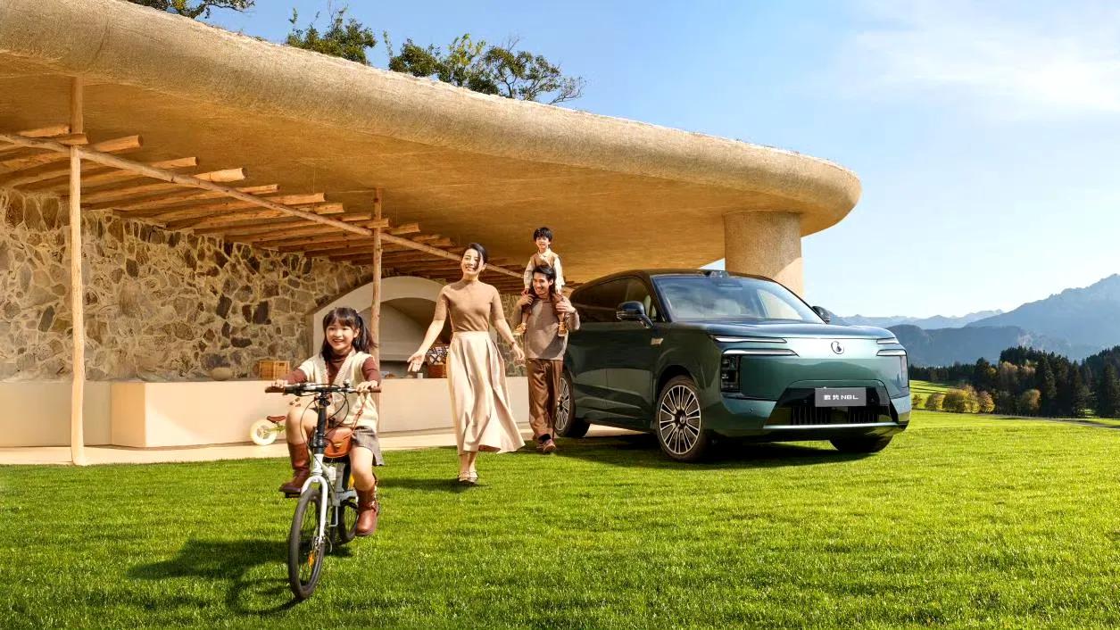 见证中国汽车工业的高光时刻！比亚迪第1500万辆新能源车下线