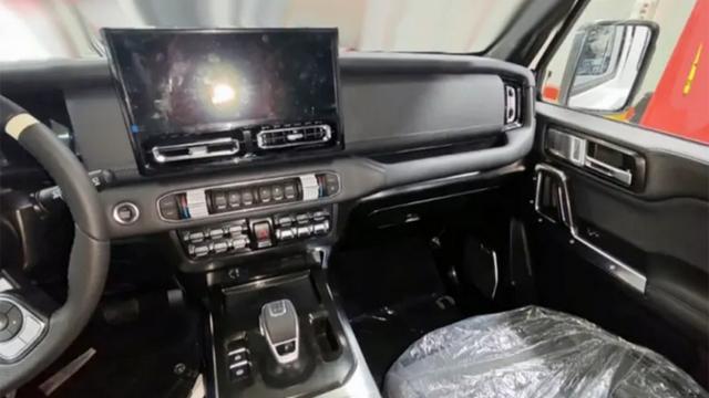 谁说燃油车没人关注？一大波燃油车，全新212领衔
