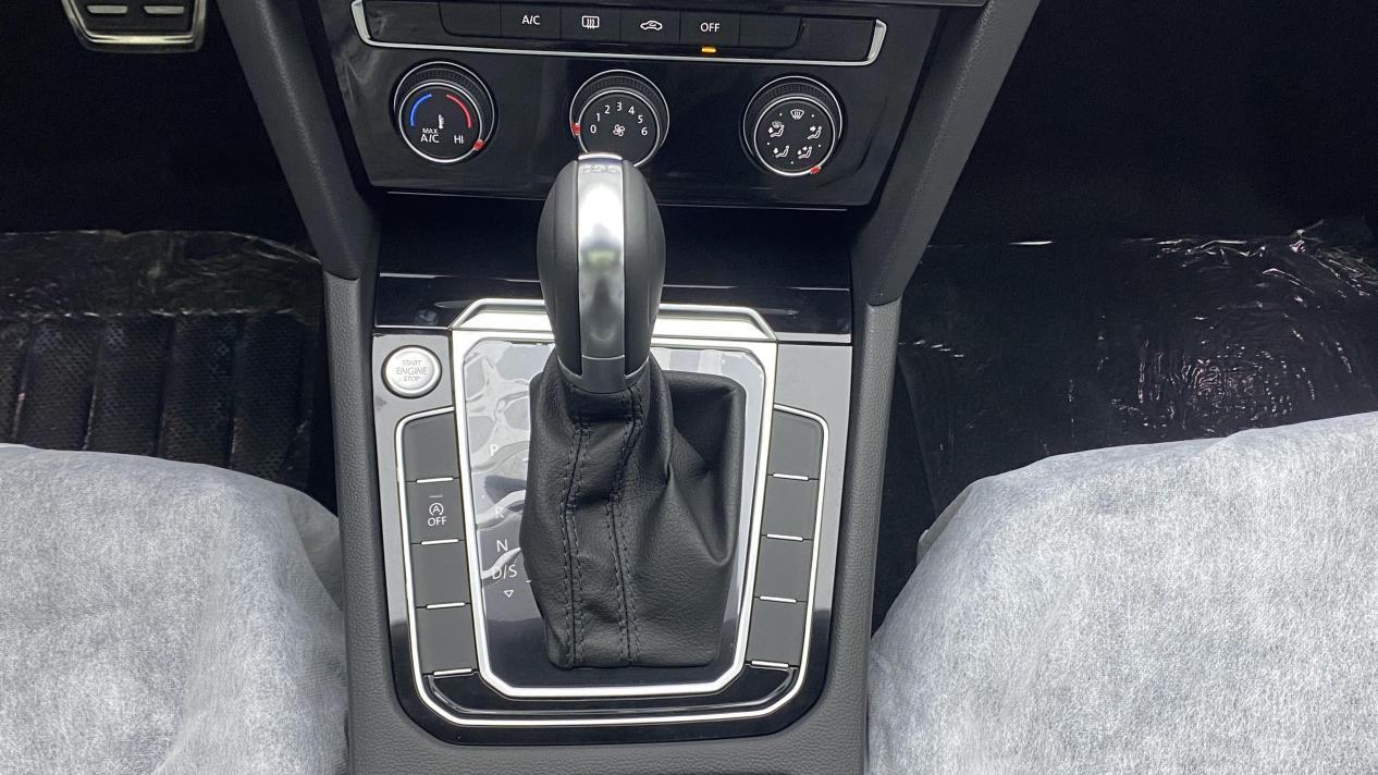 家用好选择，2023款准新迈腾280TSI DSG，12万预算值得考虑？