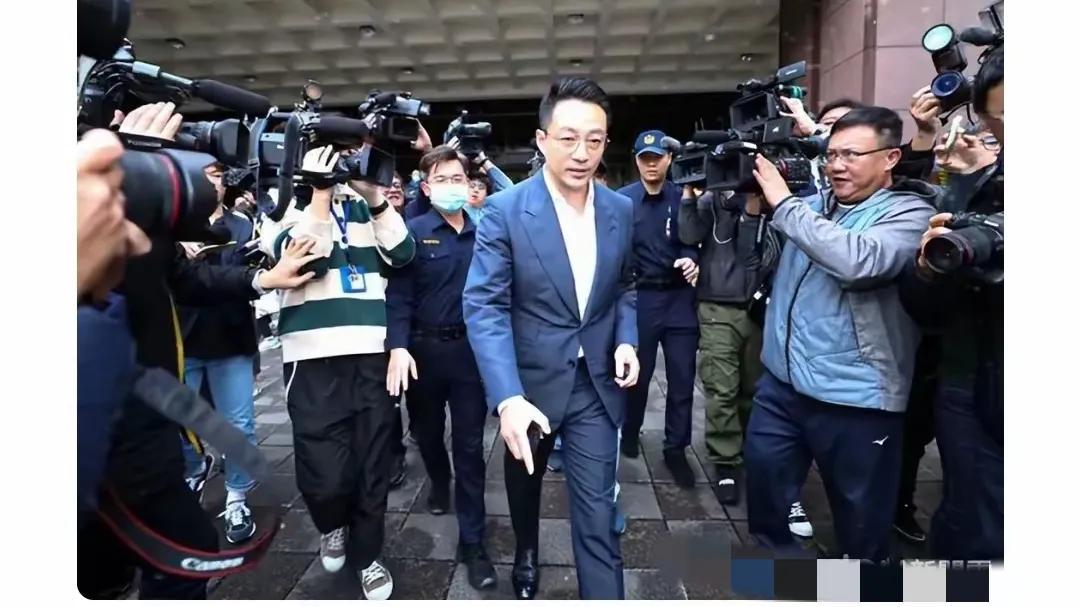 汪小菲真好命，身边的人都在成就他，S妈傻眼又无奈！
