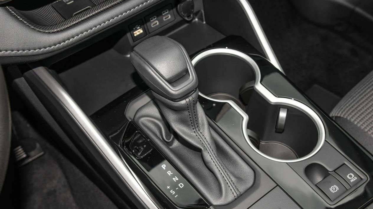 曾排队提车，如今降5万，车长近5米，2.5L混动+四驱，油耗5.82L
