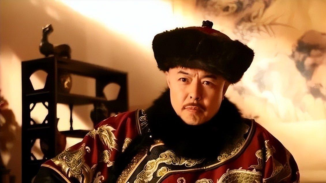 乾隆一张密折，搞定俩军机大臣，头一回杀重臣，这皇帝心机太深了