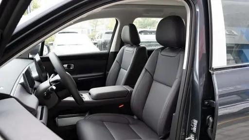 零跑C16增程版，家用六座SUV，配置拉满，空间宽敞