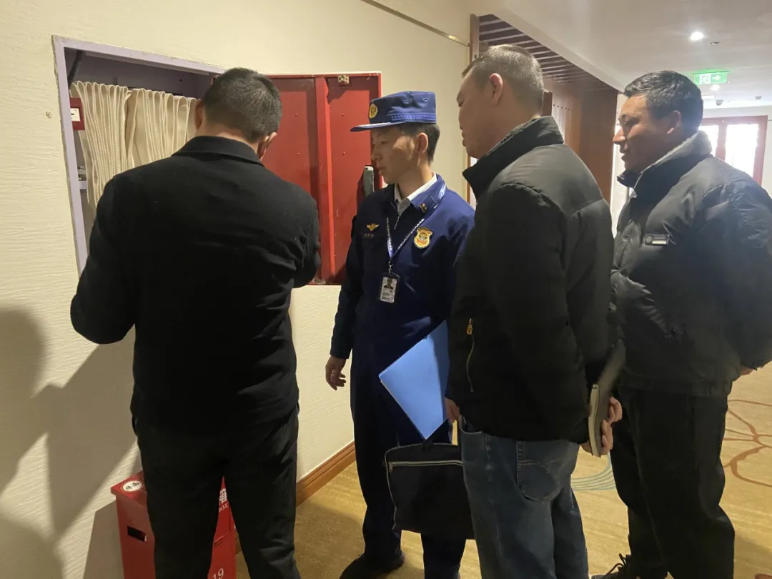 察雅县委常委常务副书记、常务副县长刘世川带队开展高层建筑火灾风险隐患专项检查行动