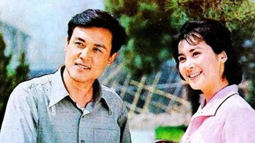 她是国家一级演员，享正军级待遇，离异后至今单身，66岁依然美丽