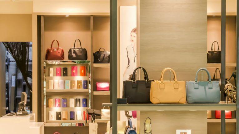 全面接入中检正品管理库，唯品会把奢侈品特卖做透了