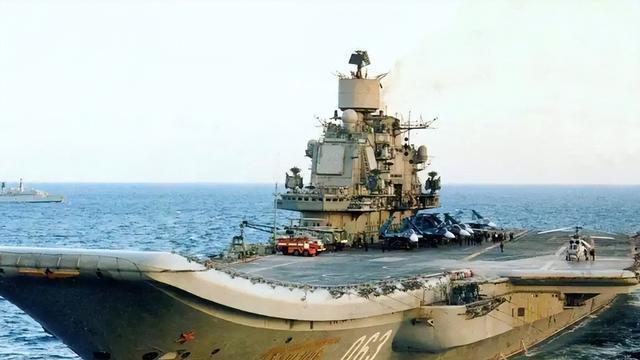 曾多次在国际上坑中国，陷入困境求助中国，这种国家应该帮吗？