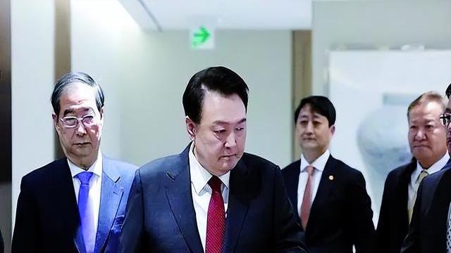 布林肯刚抵达首尔，尹锡悦重获自由，局势逆转，李在明接下来该如何应对？