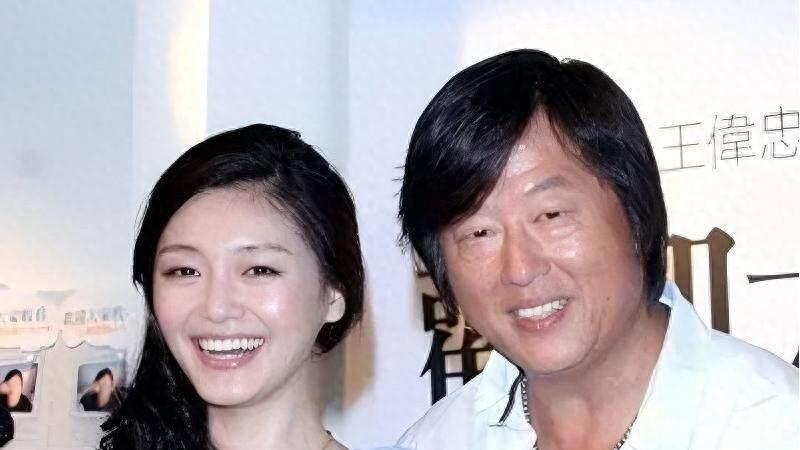 大S离世后，其师父王伟忠首次公开露面