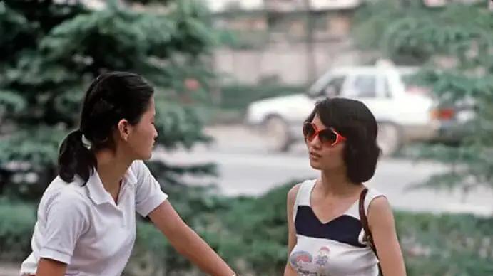 75年部队拉练，我洗澡时误入女池碰见一女孩，后与她喜结良缘