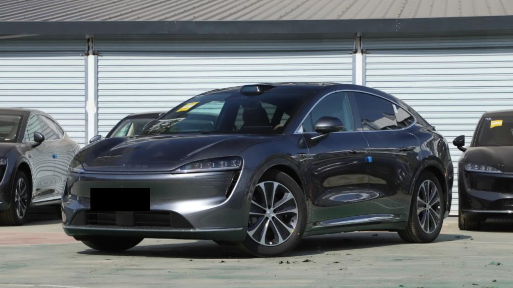 综合续航超1500km，全系标配400V平台，体验2025款智界R7